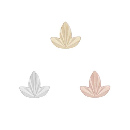 Goldleaf threadless end with engraved triple-leaf design in yellow, white, and rose gold – minimalist botanical body jewellery for flat, helix, lobe, or philtrum piercings