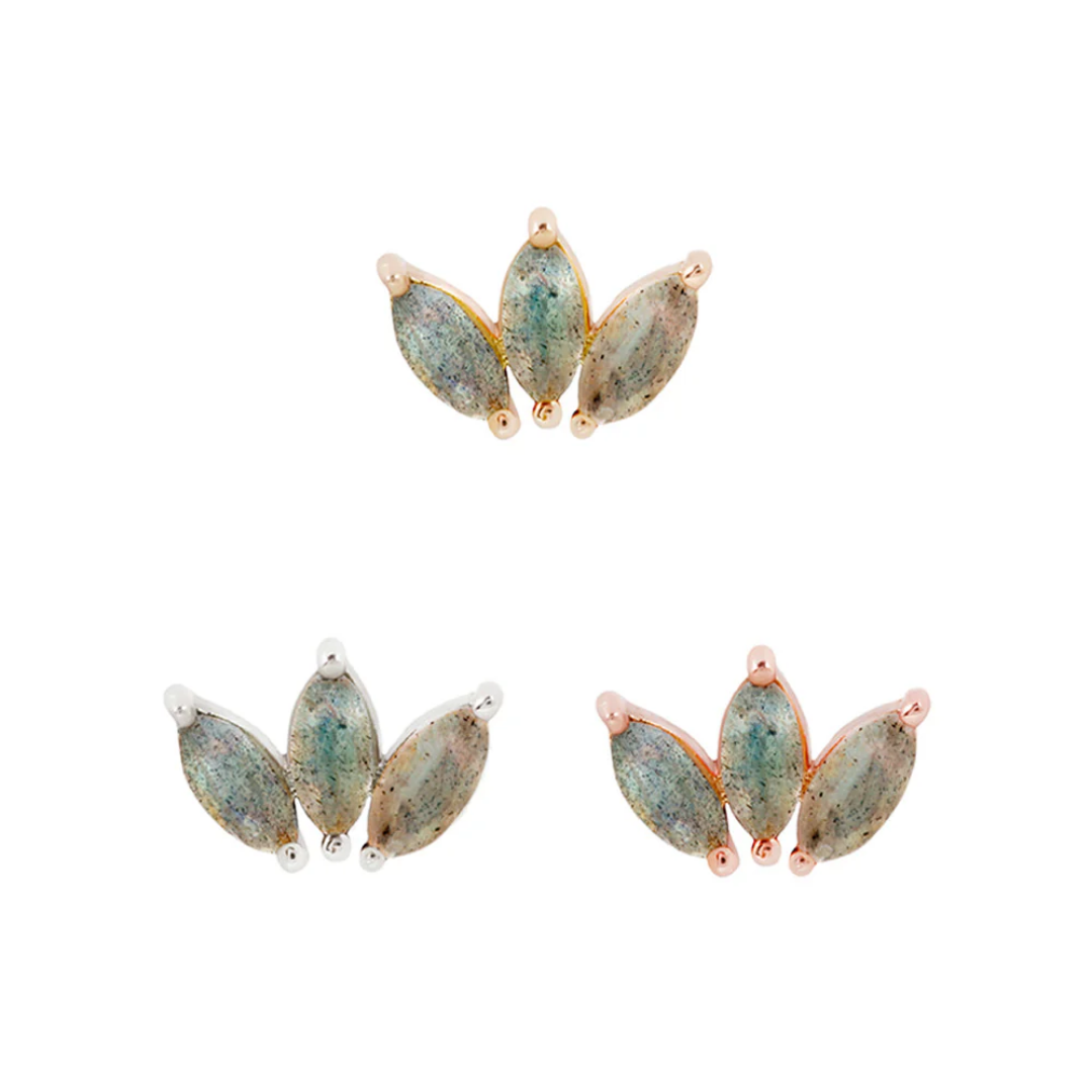 Moet threadless end in gold with marquise-cut labradorite stones – elegant high-end body jewellery featuring natural iridescence and celestial tones.