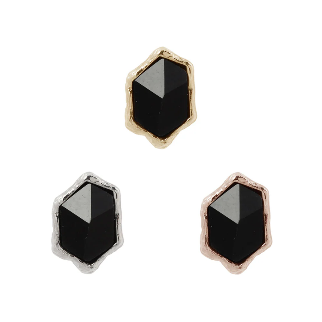 Geometric black agate threadless end in gold, silver, and rose gold with textured bezel setting – bold and edgy high-end piercing jewellery.