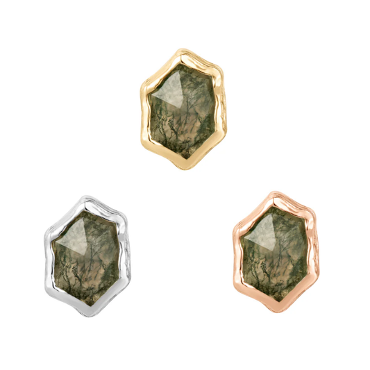 Moss agate threadless end in 14k yellow, white, and rose gold with faceted surface and textured bezel – artisan luxury piercing jewellery
